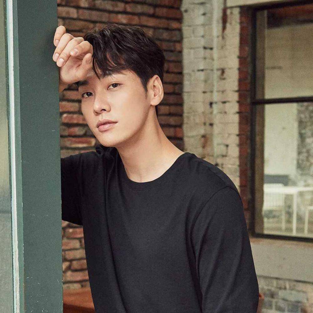 Kim Young Kwang (instagram.com/aksakfn12)