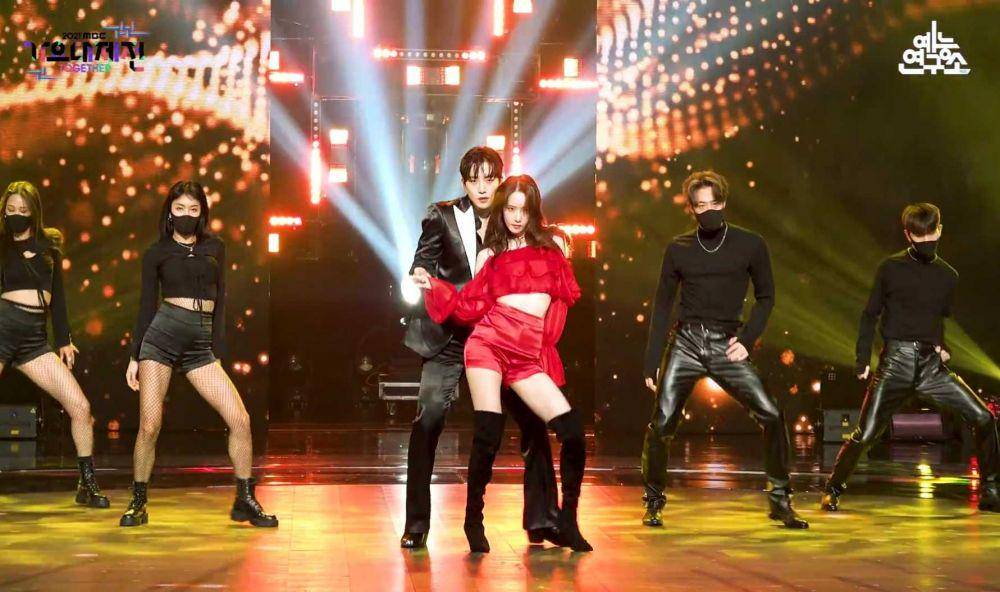YoonA SNSD dan Junho 2PM di MBC Gayo Daejejeon (youtube.com/MBCkpop)