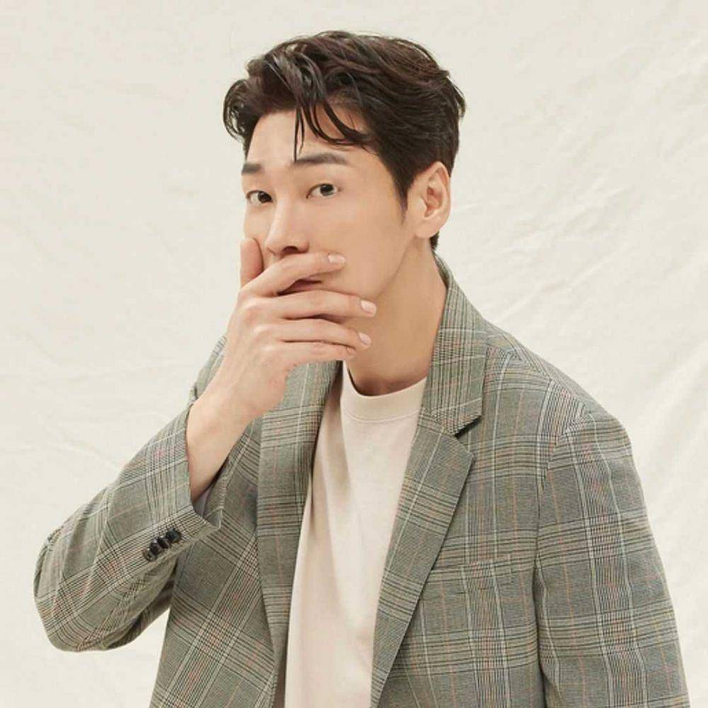 Kim Young Kwang (instagram.com/aksakfn12)