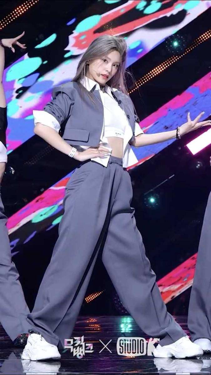 Yeji ITZY (twitter.com/yejisloveer)