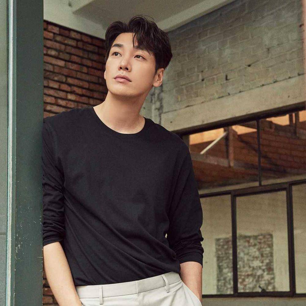 Kim Young Kwang (instagram.com/aksakfn12)
