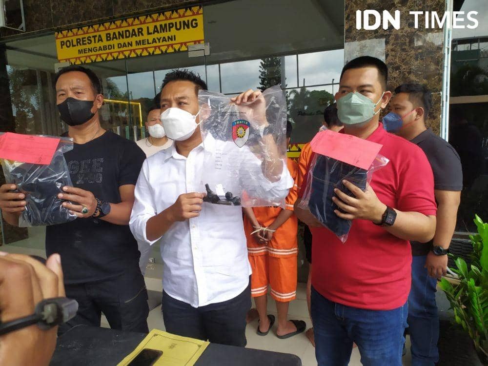Satreskrim Polresta Bandar Lampung kembali mengamankan tiga tersangka pelaku tindak pidana pencurian dengan pemberatan (Curat). (IDN Times/Tama Yudha Wiguna)