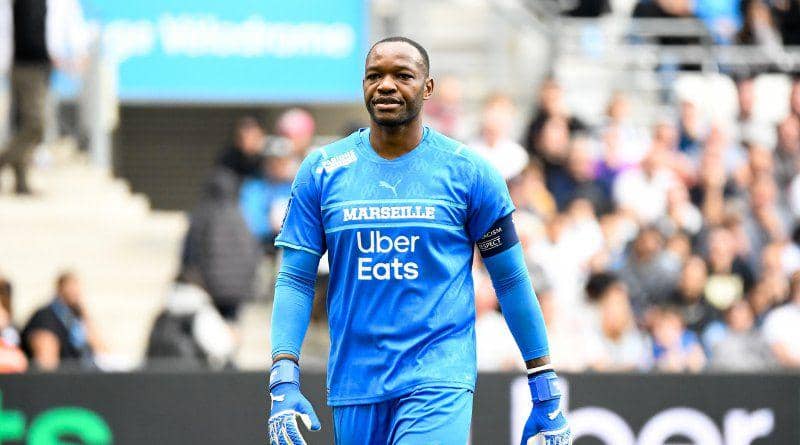 potret Steve Mandanda (twitter.com/iMiaSanMia)