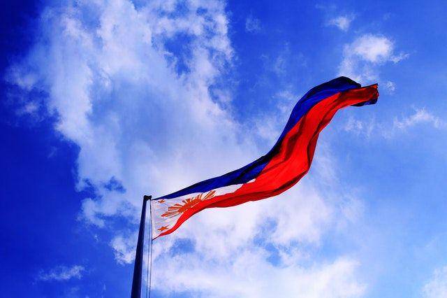 Bendera Filipina (Pexels/Krisia Vinzon)