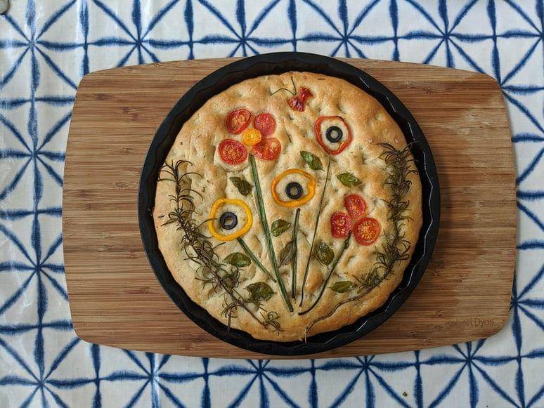 ilustrasi roti foccacia daun bawang (unsplash.com/H Neisan)
