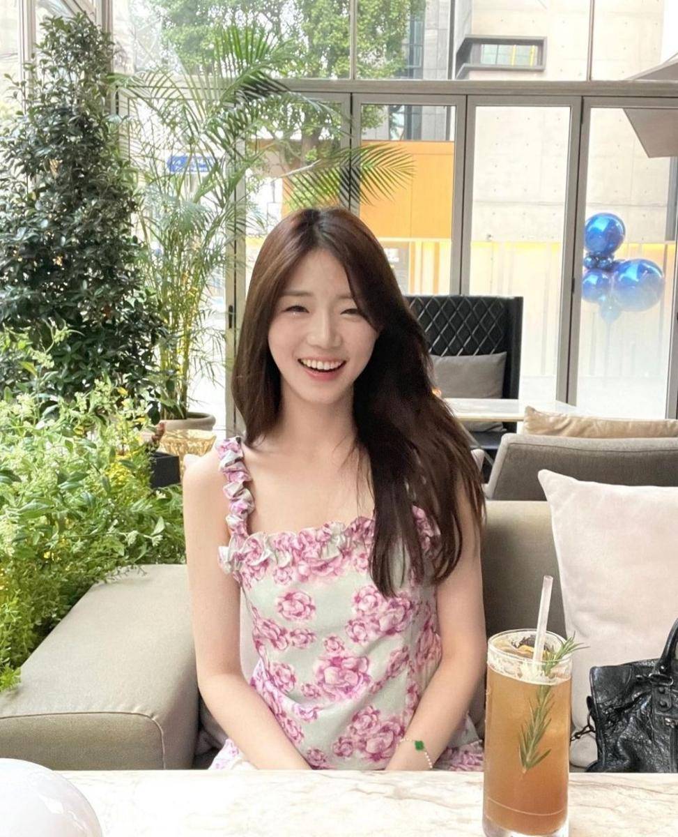 Shin Ji Yeon (instagram.com/jiiiyeonie__)