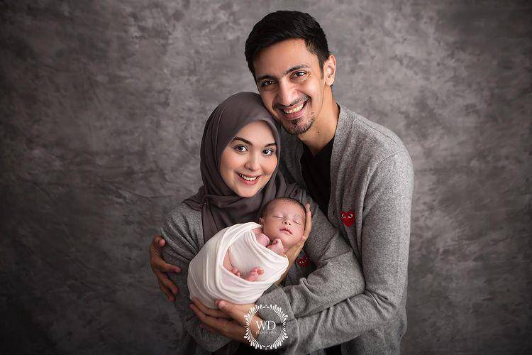 Vebby Palwinta dan keluarga (instagram.com/vebbypalwinta)