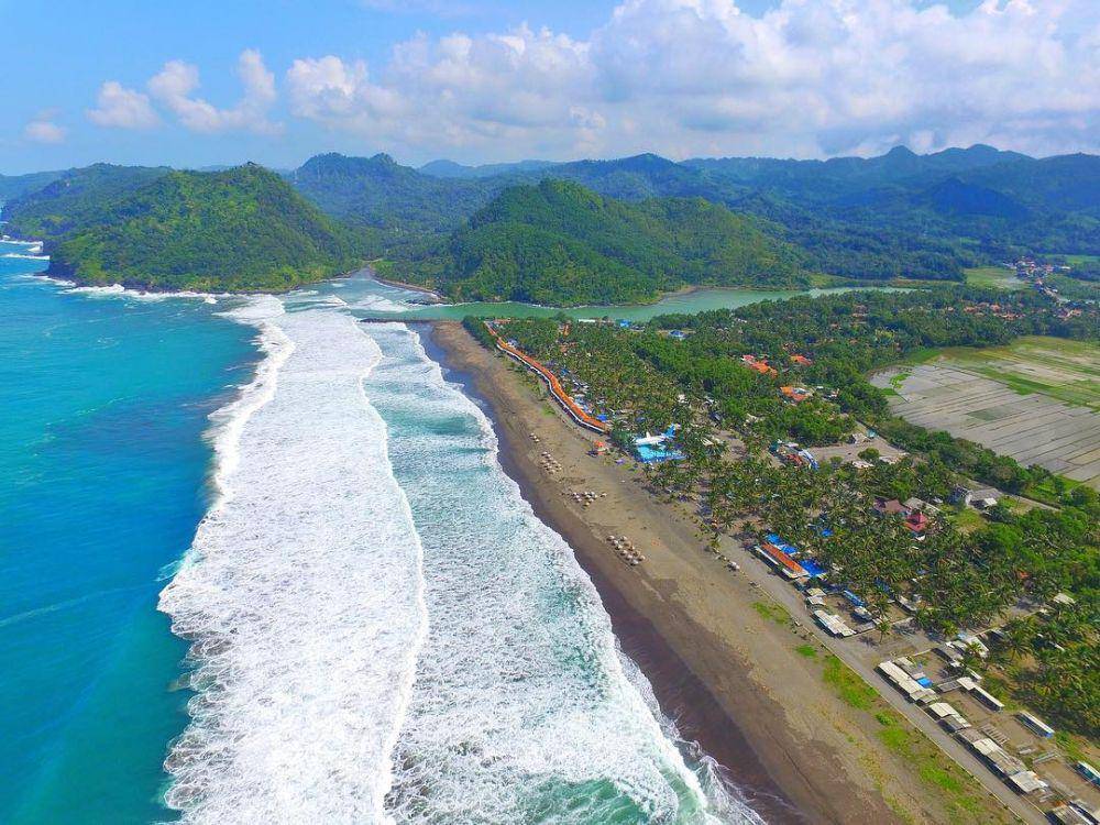 10 Wisata Pantai di Selatan Jawa Tengah yang Bakal Bikin Kamu Betah