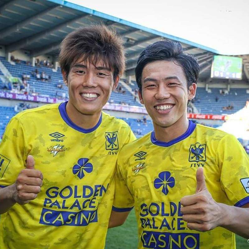 Takehiro Tomiyasu dan Wataru Endo (twitter.com/stvv)