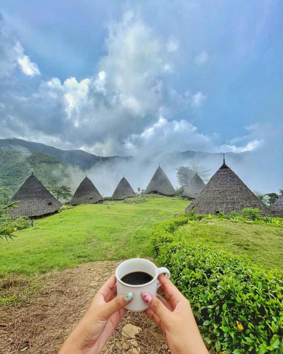 Desa Wae Rebo di labuan bajo (instagram.com/anjanisiswo)