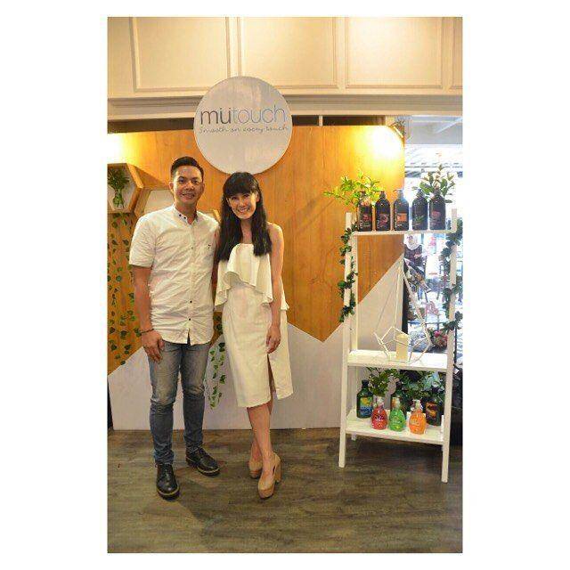 Gaya kondangan Ardina Rasti dan Arie Andika (instagram.com/ardinarasti6)