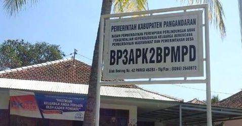 papan informasi kocak (instagram.com/sukijan.id)