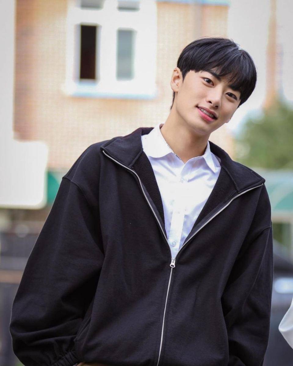 Lee Won Jung (instagram.com/wonjeong214)