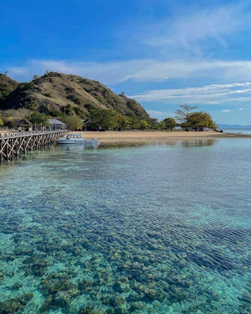 Pulau Kanawa di labuan bajo (instagram.com/ririntyanda)