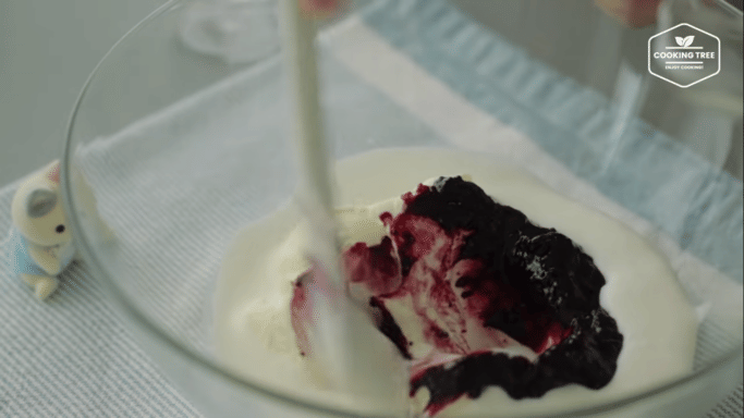 ilustrasi krim blueberry (dok. youtube.com/Cooking tree 쿠킹트리)
