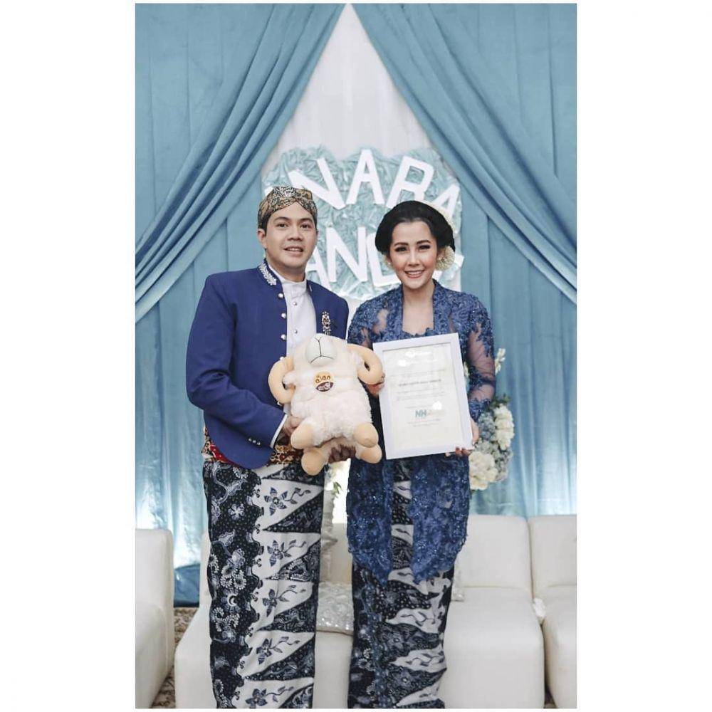 Gaya kondangan Ardina Rasti dan Arie Andika (instagram.com/ardinarasti6)