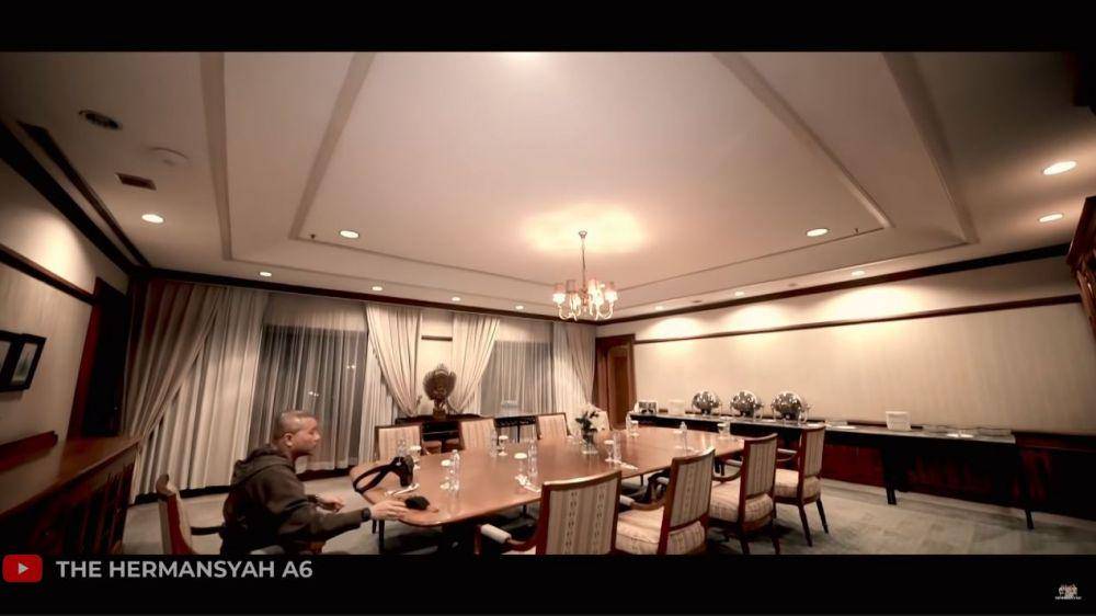 kamar Anang dan keluarga karantina (YouTube.com/The Hermansyah A6)