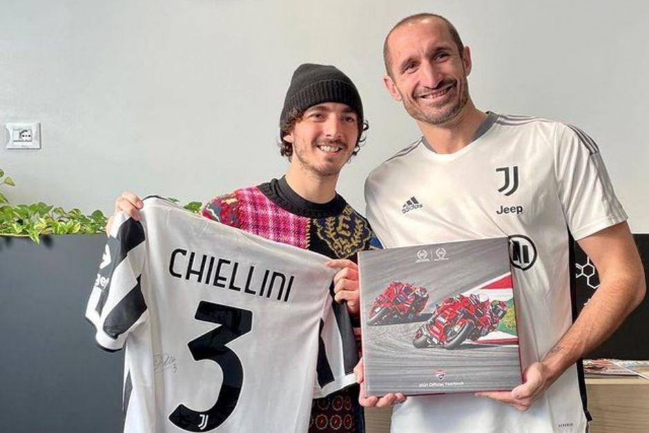 Francesco Bagnaia dan Giorgio Chiellini (instagram.com/pecco63)