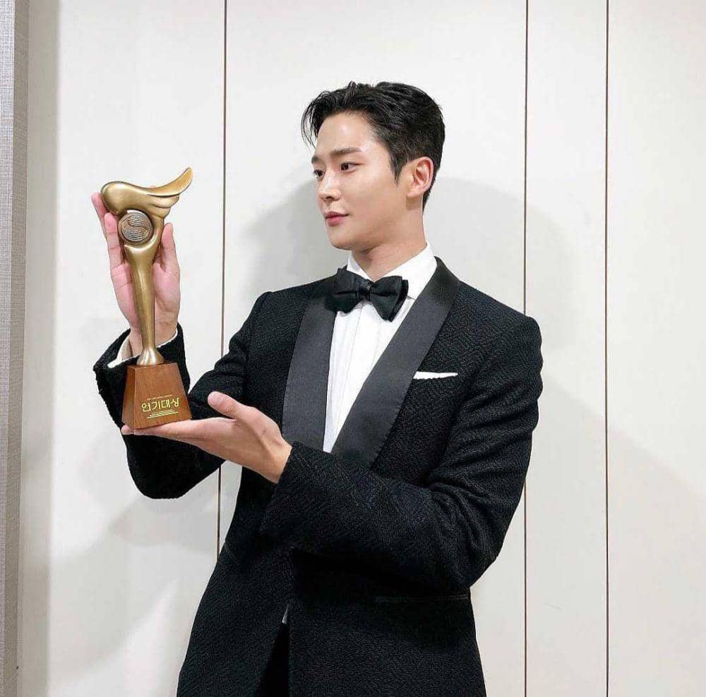 Rowoon SF9 (instagram.com/ewsbdi)