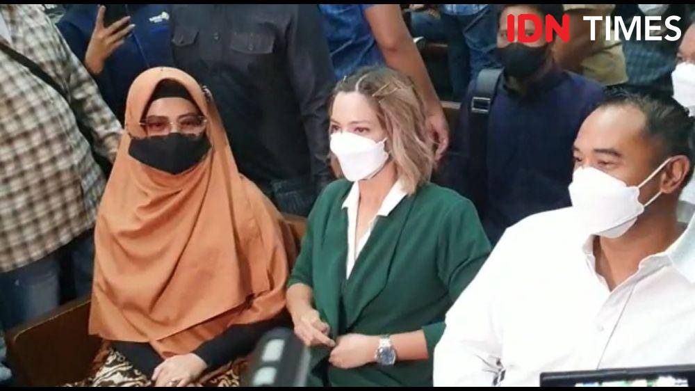 Nia Ramadhani-Ardi Bakrie divonis satu tahun penjara (IDN Times/Irfan Fathurohman)