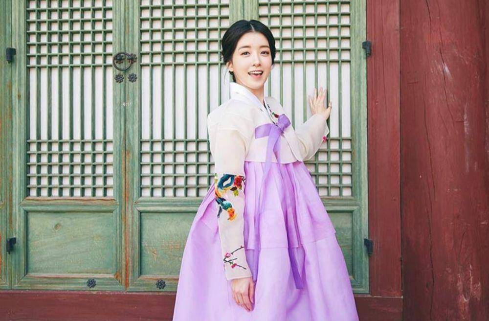 Jung In Sun di drama Mirror of the Witch (instagram.com/jung_insun.gram)