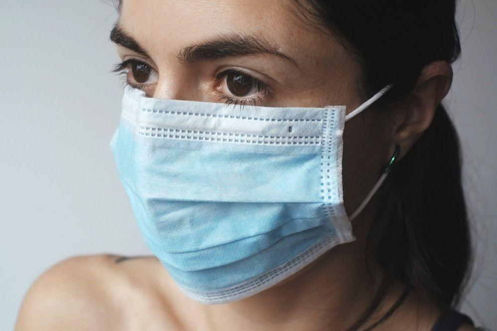 ilustrasi masker, COVID-19, dan polusi udara (pixabay.com/coyot)