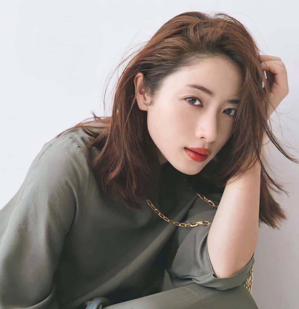 Satomi Ishihara (instagram.com/saaatomi._.1224)