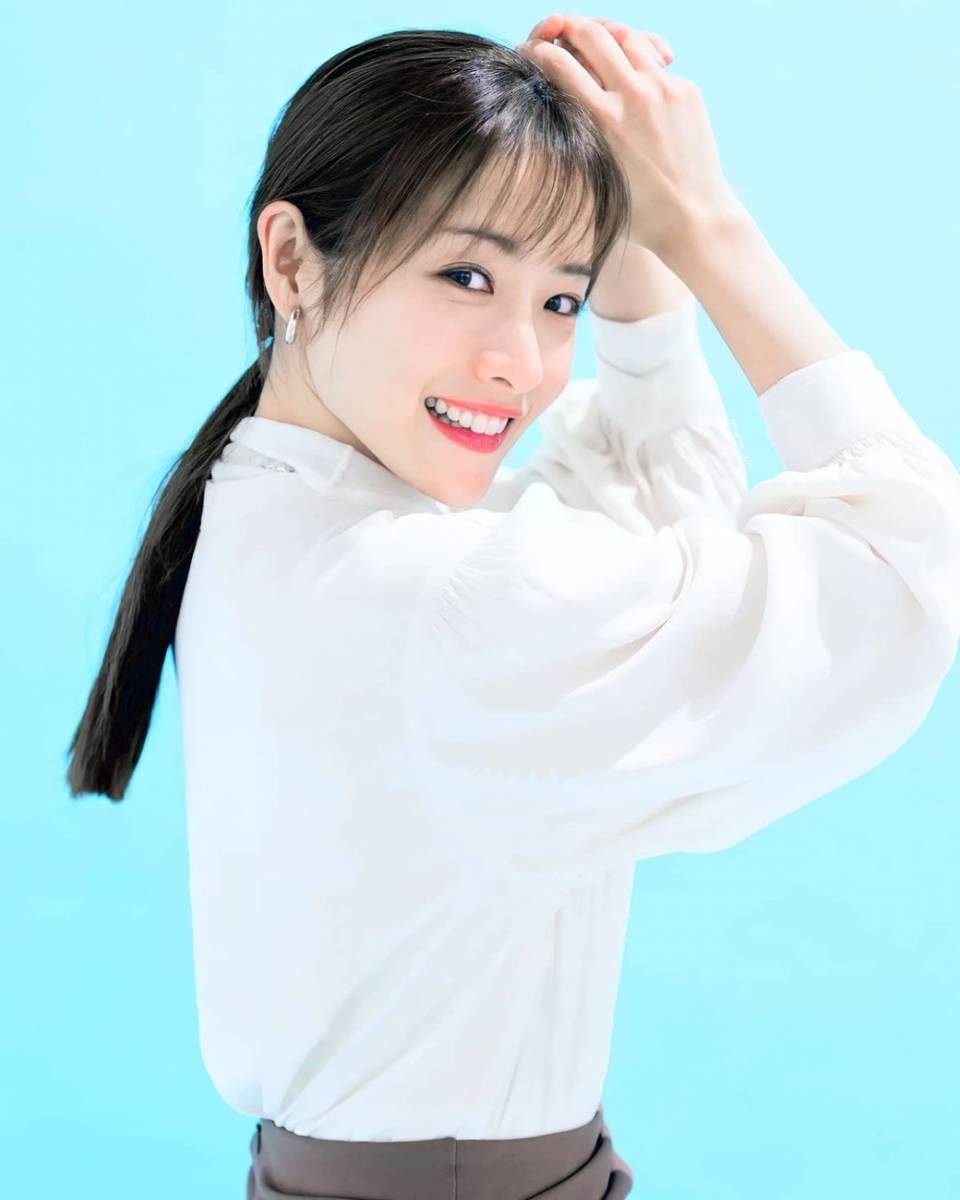 Satomi Ishihara (instagram.com/saaatomi._.1224)