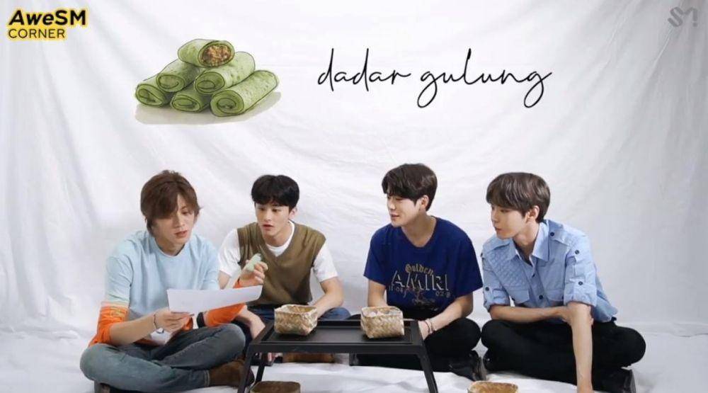 Yuta, Mark, Jaehyun, dan Doyoung mencoba jajanan pasar Indonesia (instagram/smtown_idn)