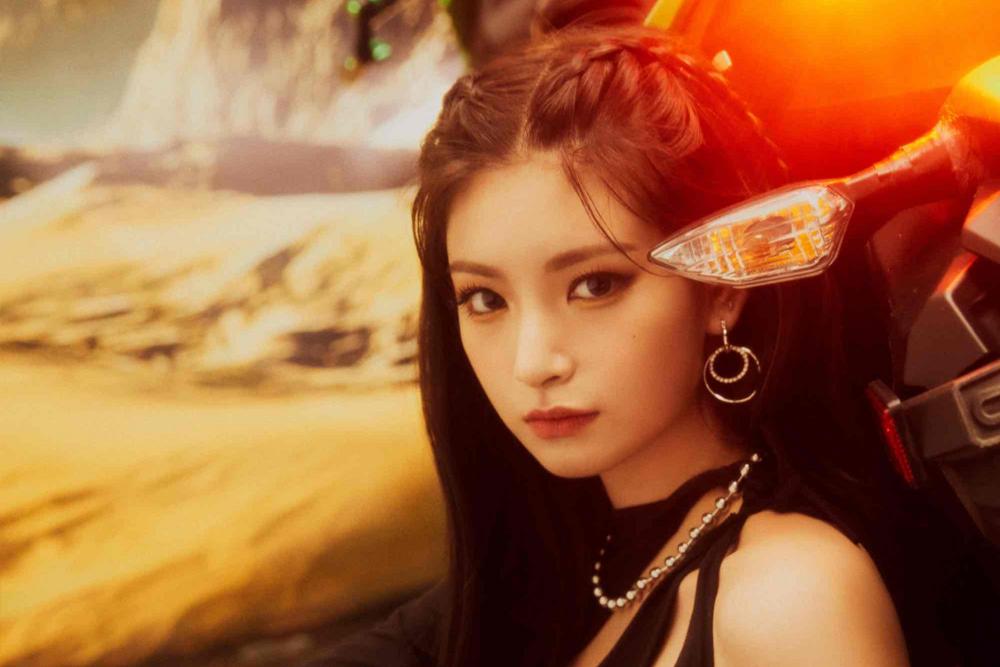 Kronologi Kontroversi Salam Tahun Baru Yiren EVERGLOW