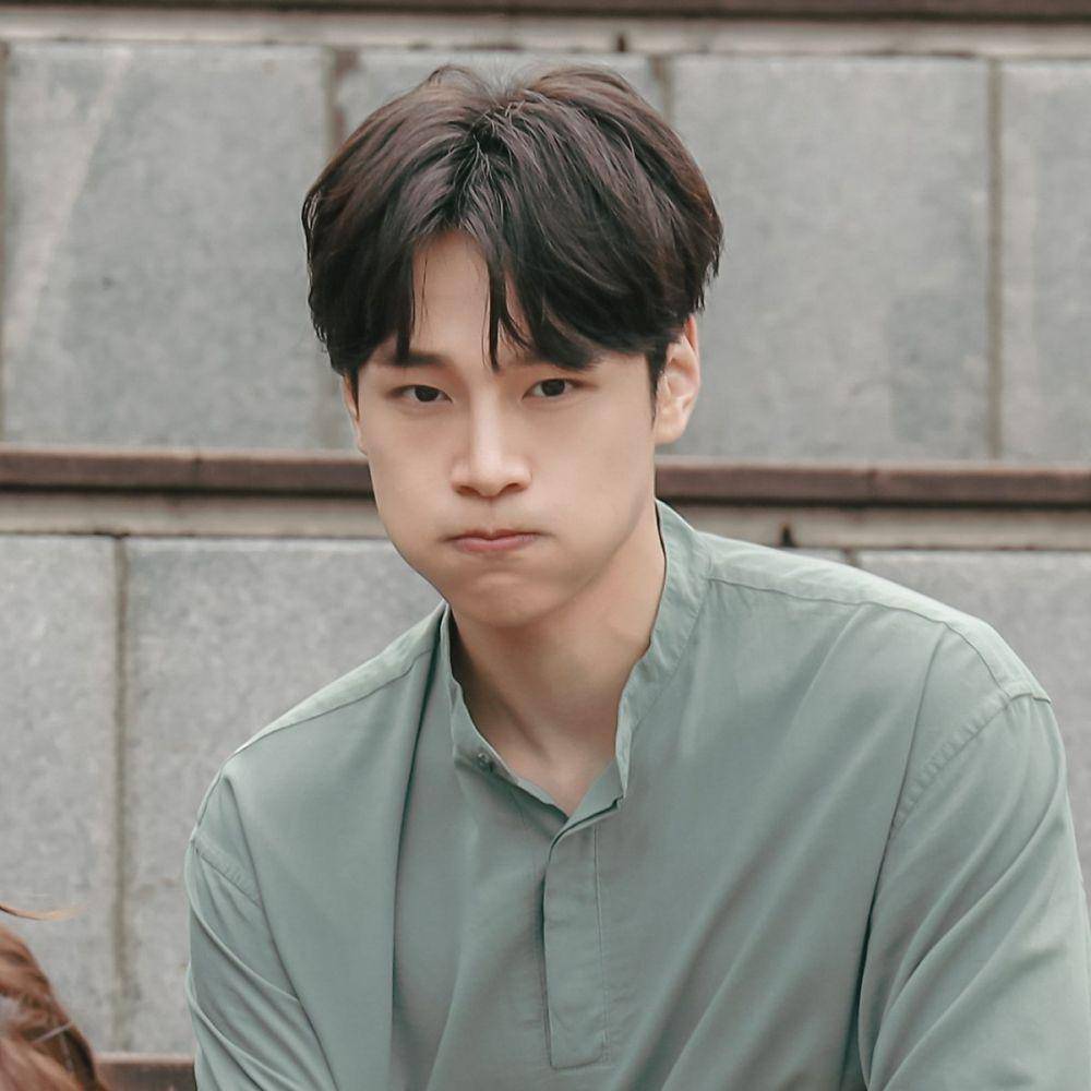 Kang Yoo Seok (post.naver.com/호두앤유ent)