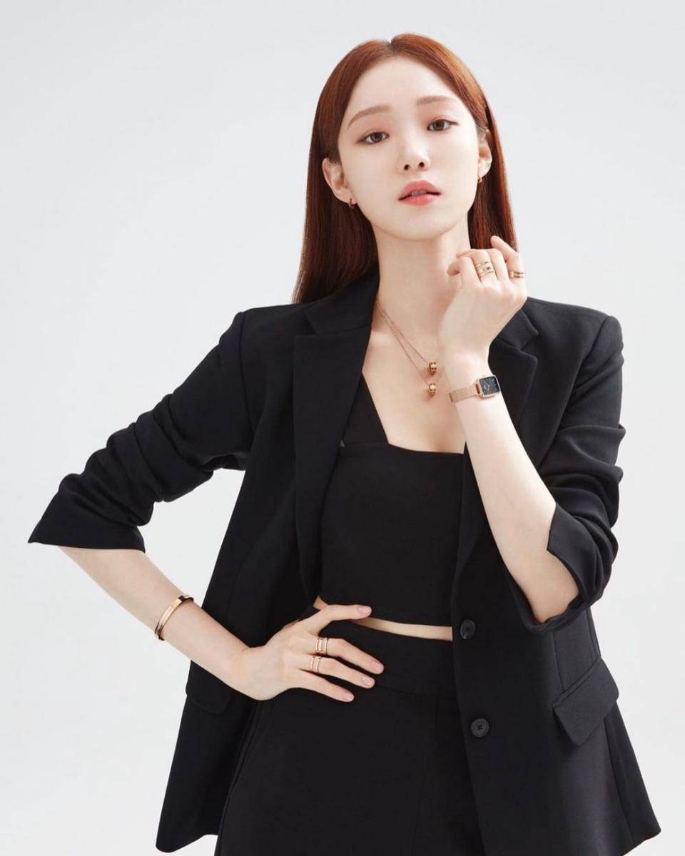 Lee Sung Kyung (instagram.com/heybiblee)