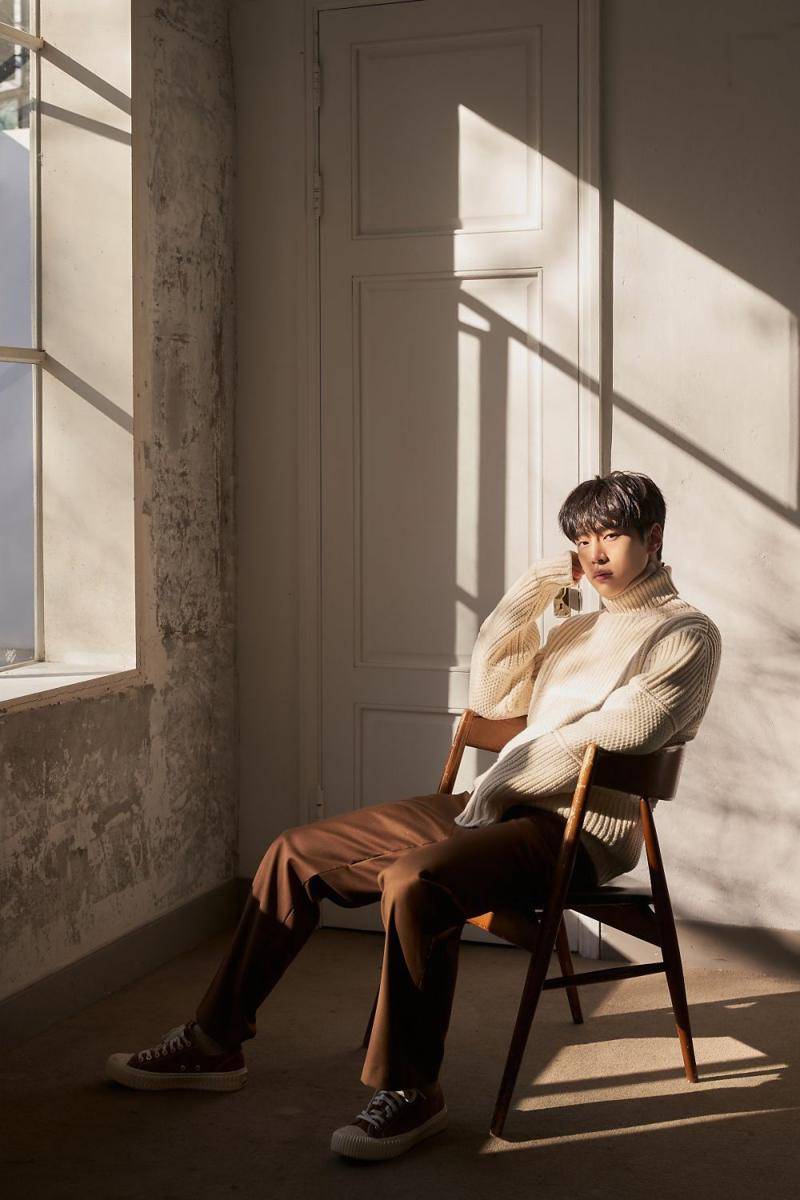 Kang Yoo Seok (post.naver.com/호두앤유ent)