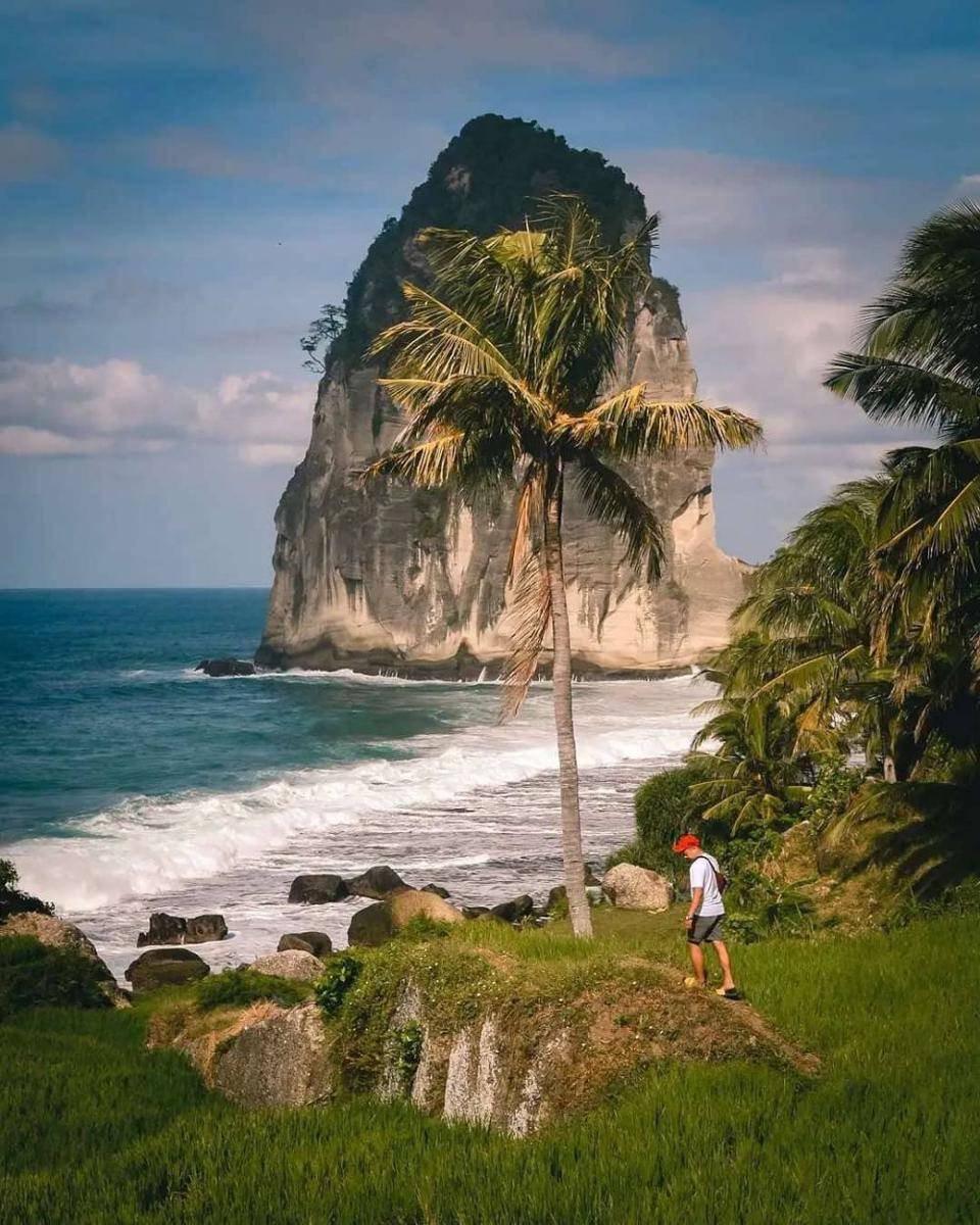 Pantai Pangasan. (instagram.com/rmondkoe)