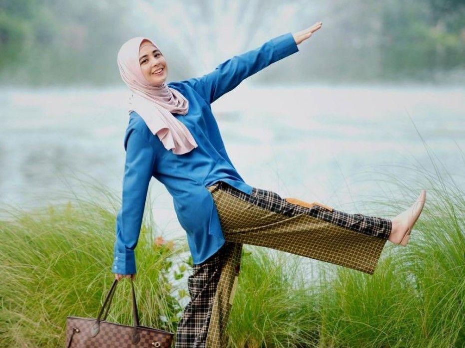10 Potret Baru Risty Tagor Usai Cerai Lagi, Jadi Omongan Karena Baju!