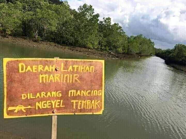 papan informasi kocak (instagram.com/bikinsemangat)