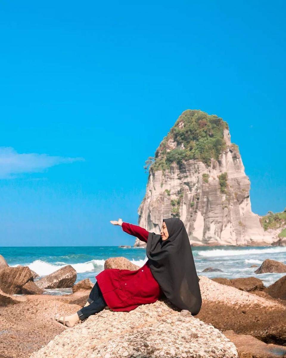 Pantai Pangasan. (instagram.com/luthwm_)