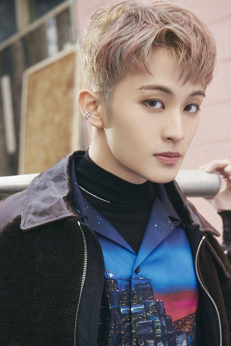 Mark NCT 127 (twitter.com/NCTsmtown)