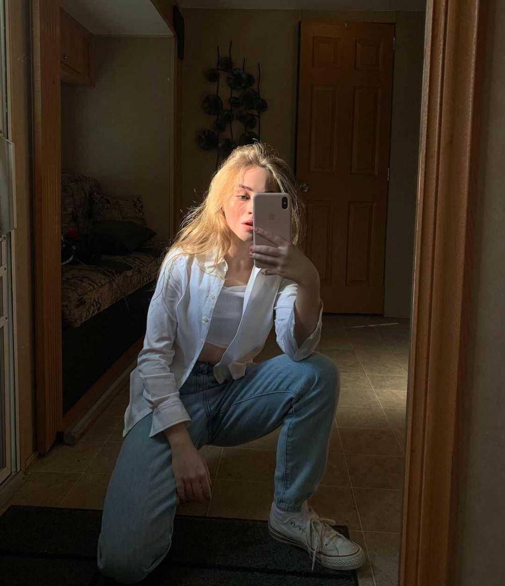 outfit Sabrina Carpenter (instagram.com/sabrinacarpenter)
