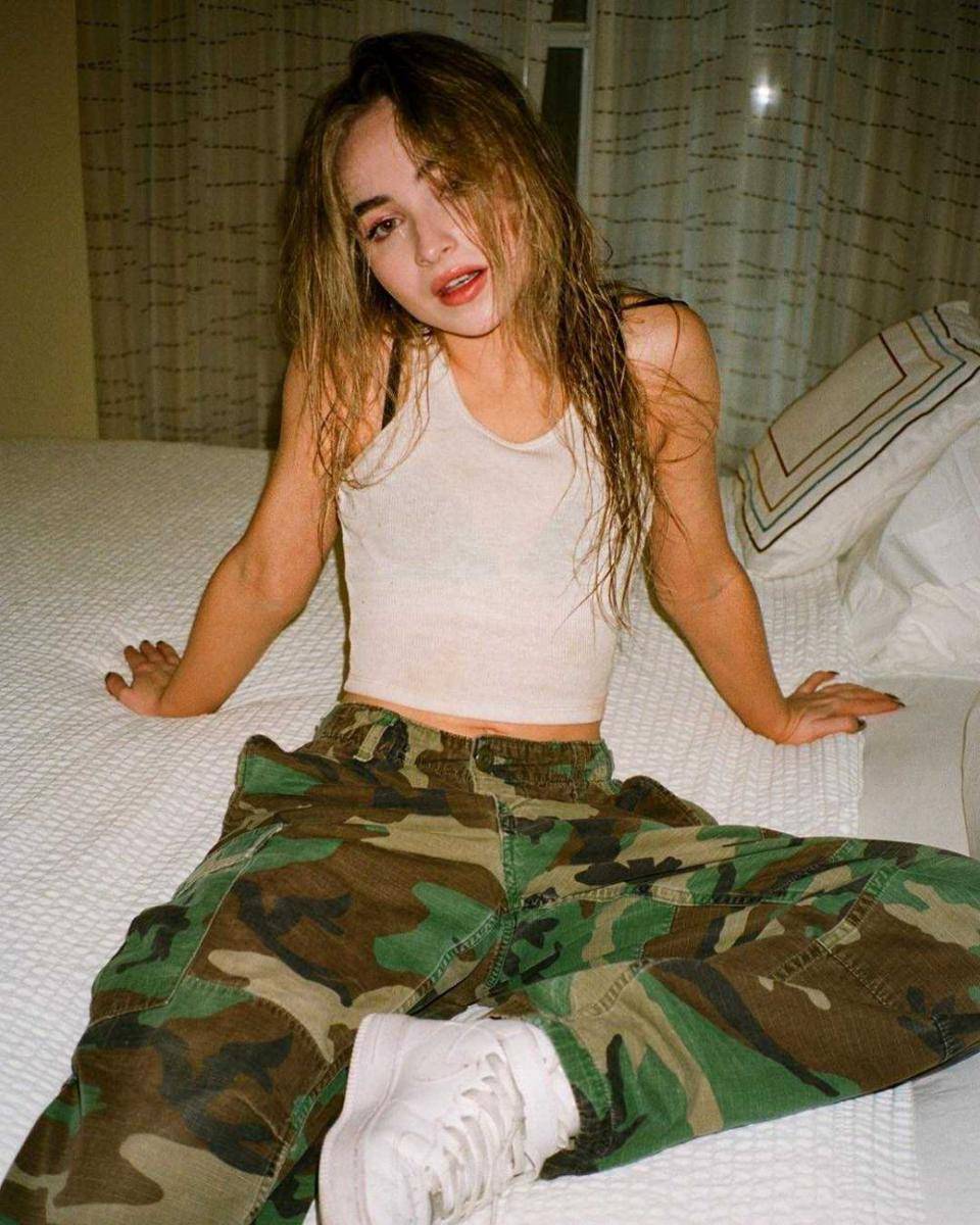 outfit Sabrina Carpenter (instagram.com/sabrinacarpenter)