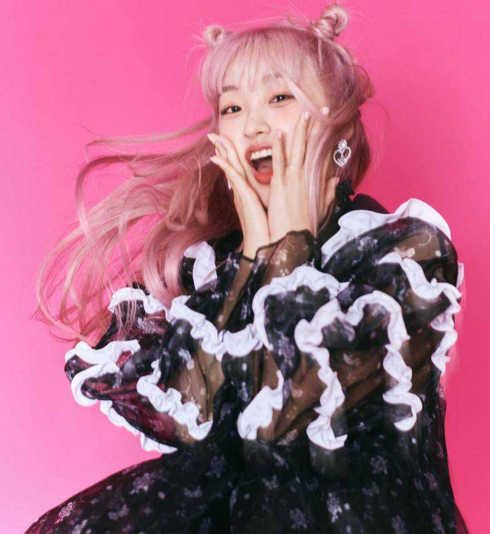 Adora (instagram.com/adora_official_aura)