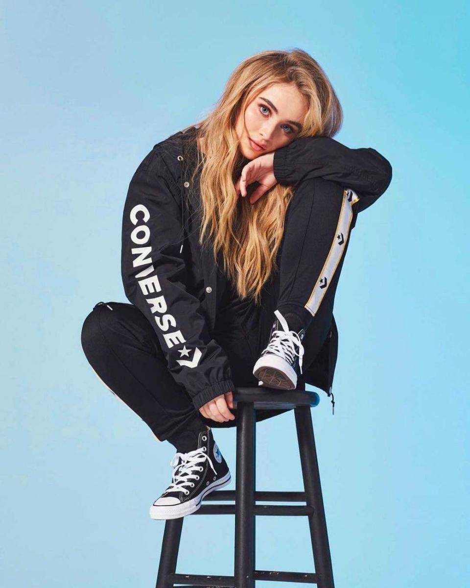 outfit Sabrina Carpenter (instagram.com/sabrinacarpenter)