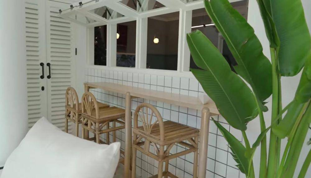 potret rumah Sharena dan Ryan Delon (dok. YouTube/Sharena Delon - Party of Four)