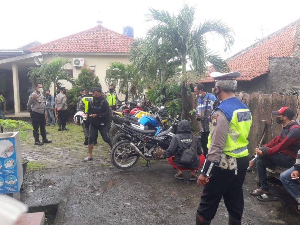 Deretan motor knalpot brong yang dirazia polisi. (Dok Humas Polda Jateng)