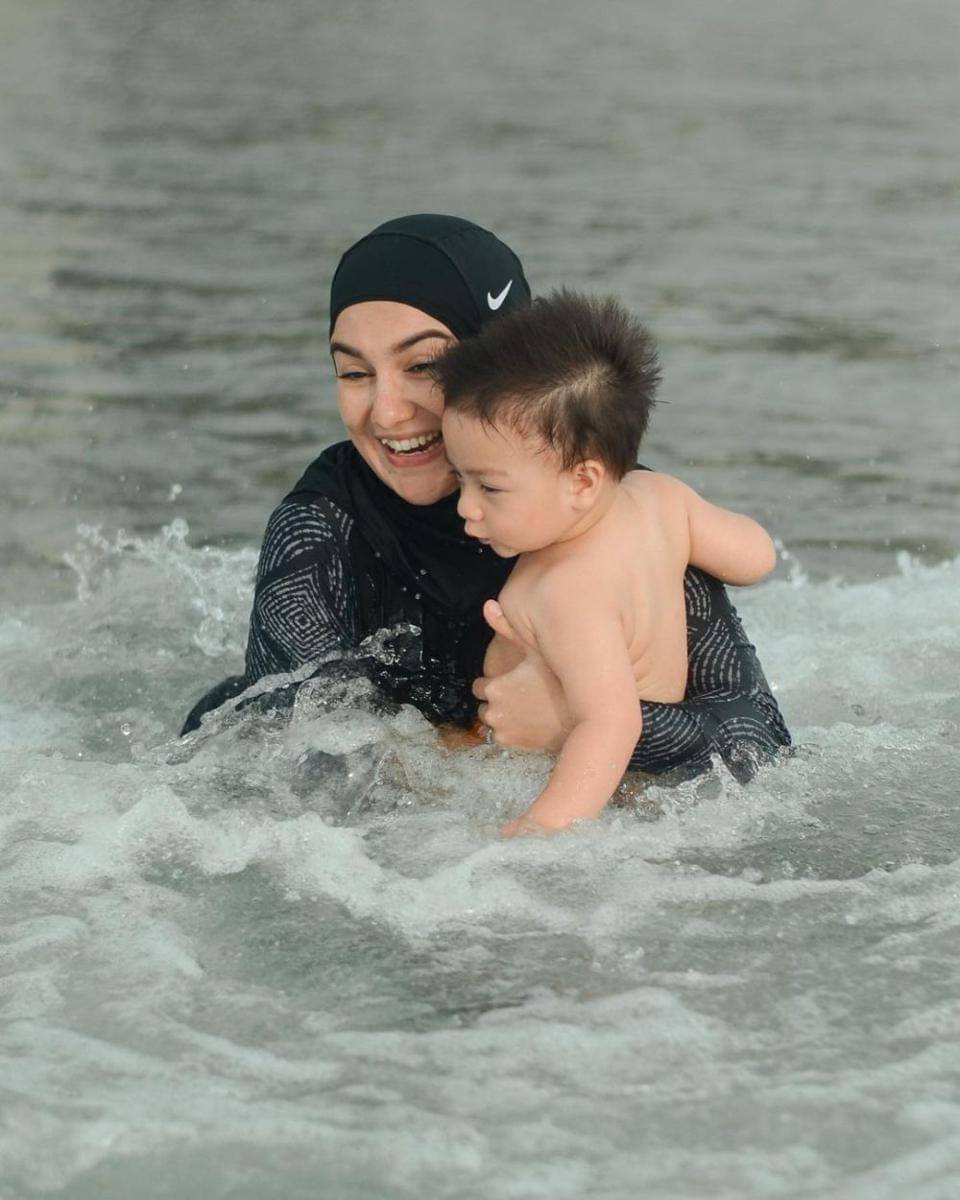 Irish Bella bersama buah hati (instagram.com/_irishbella_)