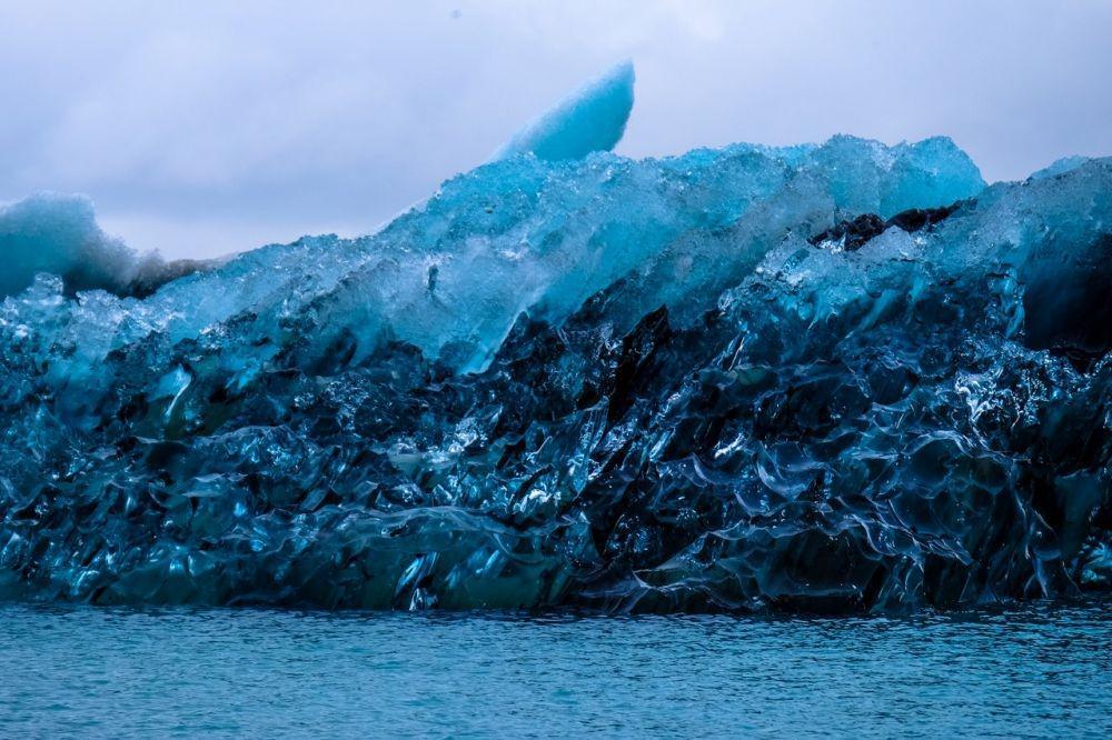 7 Misteri Besar di Antarktika, Air Terjun Darah hingga Lubang Raksasa!