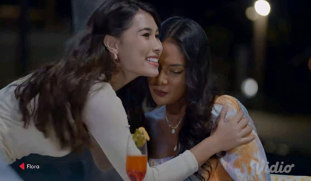 cuplikan adegan Erika Carlina dan Frederica Alexis di series 'Flora' (youtube.com/Vidio)