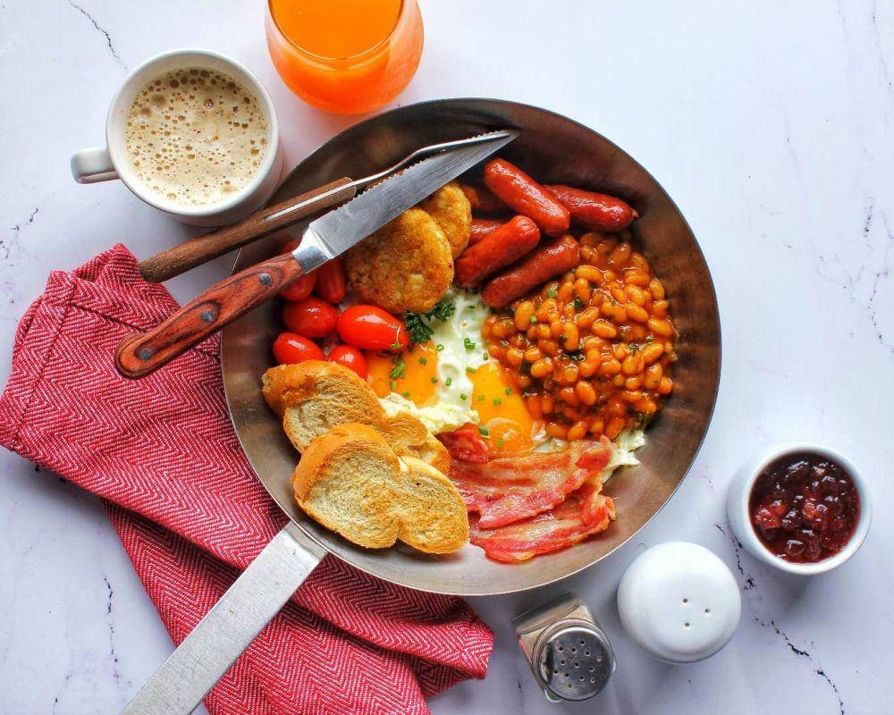 english breakfast (instagram.com/cookingwith_linda)
