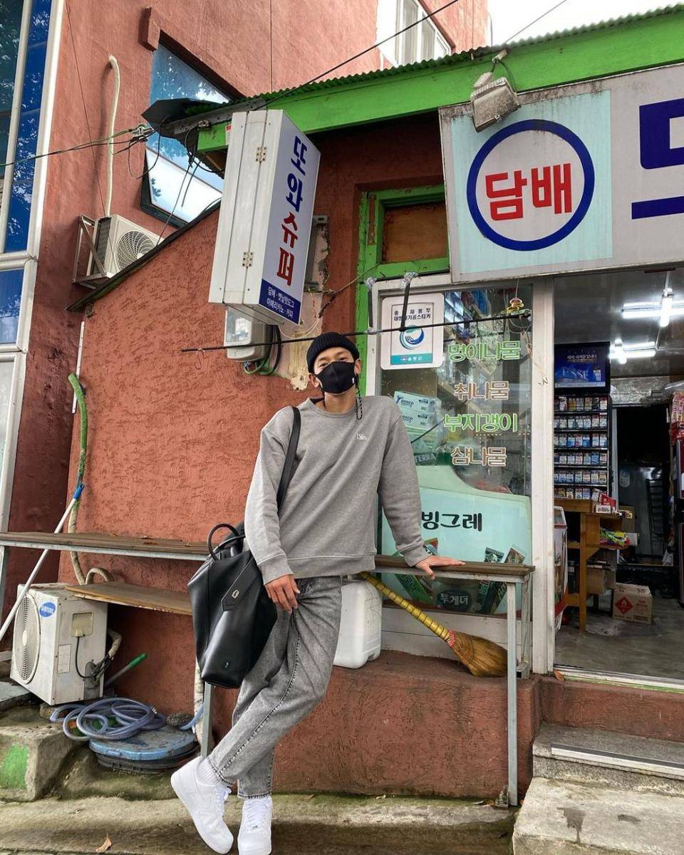 Gaya busana Rain (instagram.com/rain_oppa)
