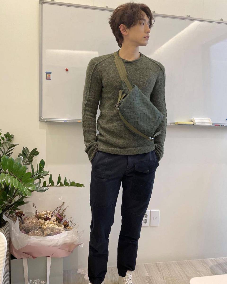 Gaya busana Rain (instagram.com/rain_oppa)